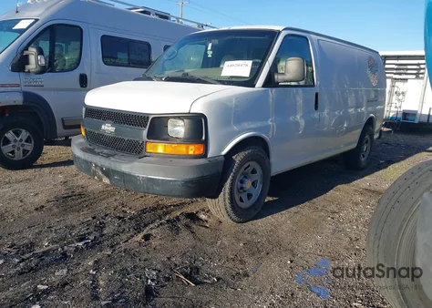 2005 Chevrolet Express z USA, uszkodzony, nr VIN 1GCFG15X251149075